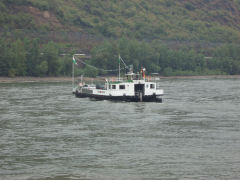 færgen midt i Rhinen