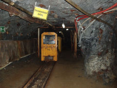 togvogn ind i minen